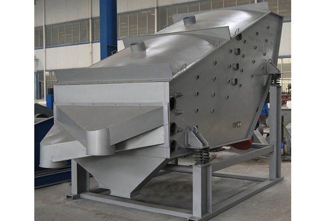 直線(xiàn)振動(dòng)篩輸料不暢，出料跑偏？這些要點(diǎn)你都做對(duì)了嗎？